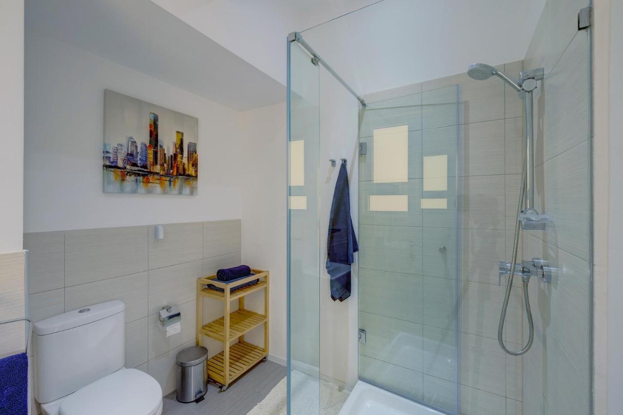 סליאמה Apartment With Stunning Seaviews מראה חיצוני תמונה