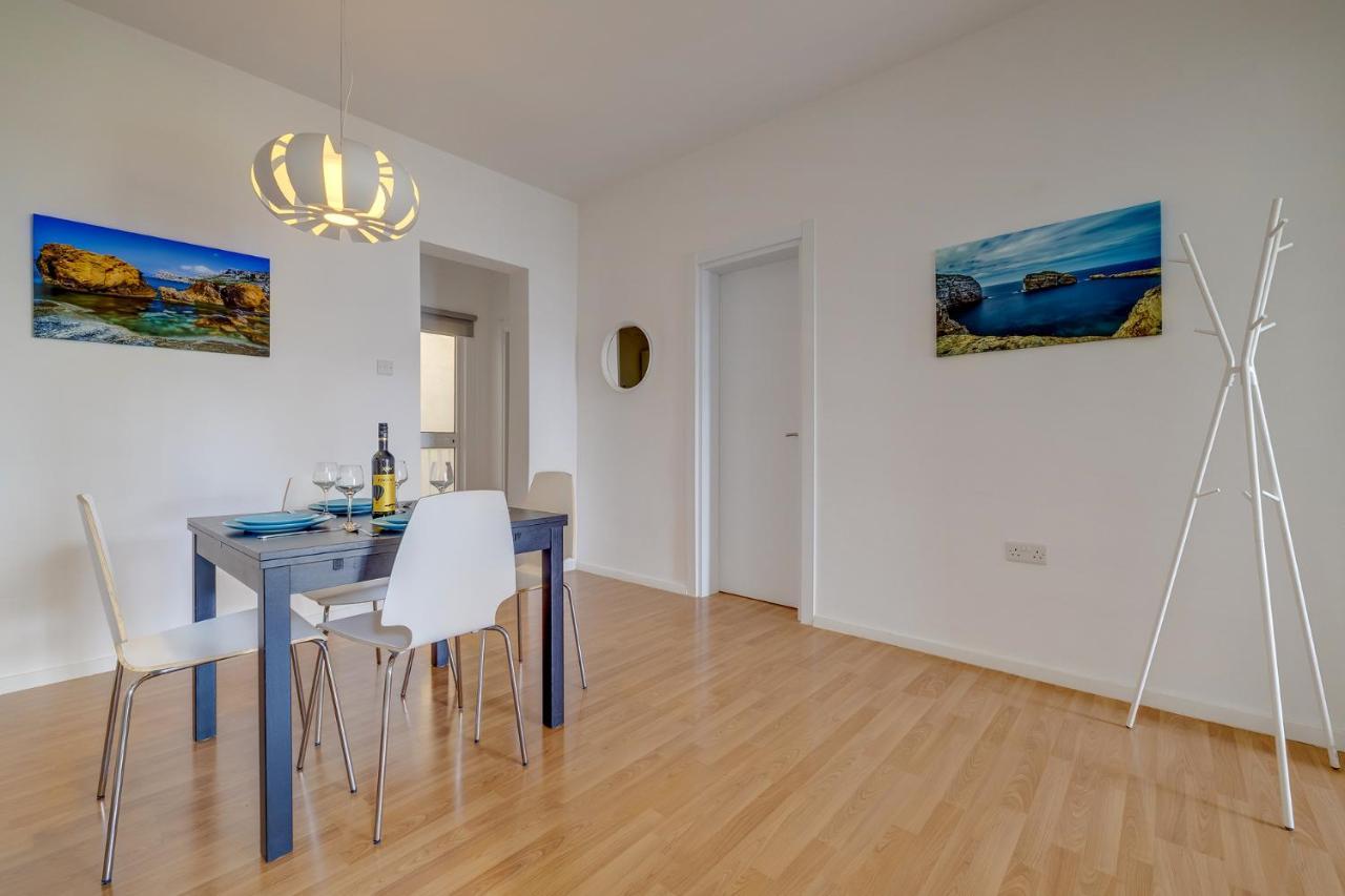סליאמה Apartment With Stunning Seaviews מראה חיצוני תמונה